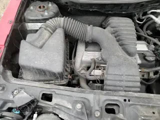 2006 Saturn VUE z VIN 5GZCZ33D86S833950, wystawiony jako Copart lot #83457154 z przebiegiem 258 490 mil mil oraz Szkoda całkowita • Salvage title. Historia ofert i sprzedaży dostępna na DreamBid. Obrazek 14.