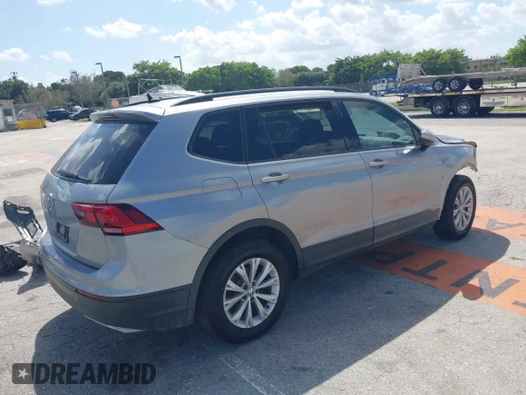 ✅ 2020 Volkswagen Tiguan S • VIN: 3VV1B7AX4LM057212 • Lot: 44575081. Wystawiony na IAAI z przebiegiem 73 225 mil. Bezpłatny archiwum sprzedaży aukcyjnych z USA i szczegółowy raport historii pojazdu na DreamBid. Zdjęcie 4.