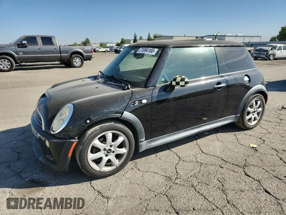 ✅ 2006 MINI Hardtop S • VIN: WMWRE33556TL16208 • Лот: 71994165. Опубликован ранее на Copart с пробегом 142 105 миль. Бесплатный доступ к архиву аукционных продаж из США и подробный отчёт об истории автомобиля на DreamBid. Изображение 1.