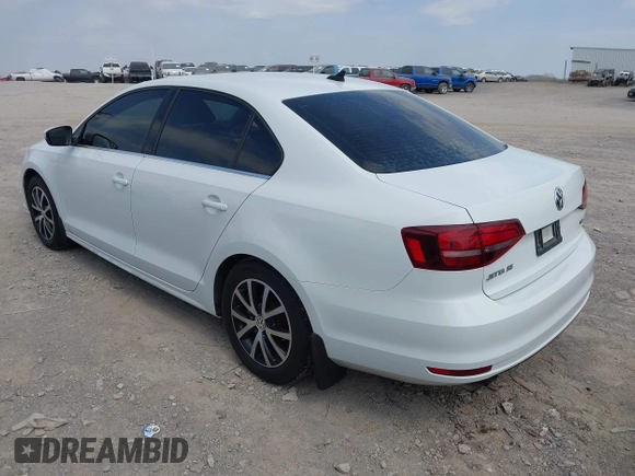 ✅ 2017 Volkswagen Jetta SE • VIN: 3VWDB7AJ4HM364679 • Lot: 44699500. Wystawiony na IAAI z przebiegiem 68 168 mil. Bezpłatny archiwum sprzedaży aukcyjnych z USA i szczegółowy raport historii pojazdu na DreamBid. Zdjęcie 3.