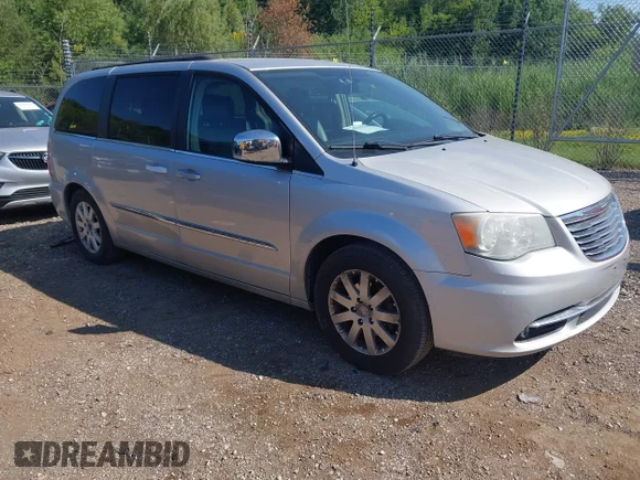 ✅ 2011 Chrysler Town & Country Touring L • VIN: 2A4RR8DG6BR682131 • Lot: 45615640. Listed on IAAI with 143,305 mi. Free auction sales archive from the USA and detailed vehicle history report at DreamBid. Image 1.