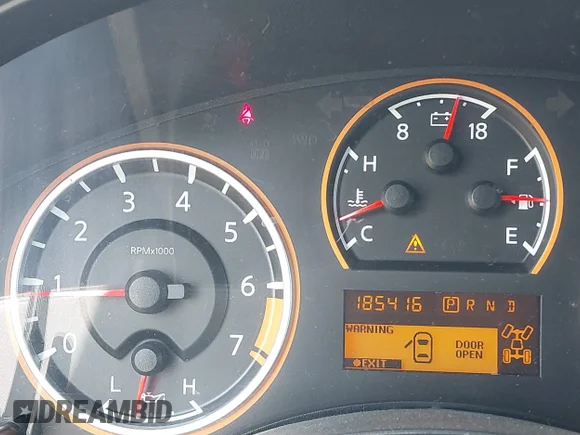 ✅ 2011 Nissan Titan SL • VIN: 1N6AA0EC2BN306740 • Lot: 40088364. Wystawiony na IAAI z przebiegiem 185 416 mil. Bezpłatny archiwum sprzedaży aukcyjnych z USA i szczegółowy raport historii pojazdu na DreamBid. Zdjęcie 7.