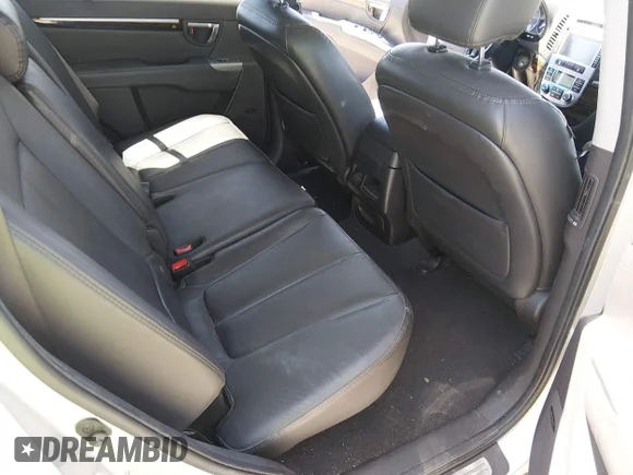 ✅ 2011 Hyundai Santa Fe Limited • VIN: 5XYZK4AG8BG062778 • Lot: 45362359. Wystawiony na IAAI z przebiegiem 212 989 mil. Bezpłatny archiwum sprzedaży aukcyjnych z USA i szczegółowy raport historii pojazdu na DreamBid. Zdjęcie 8.