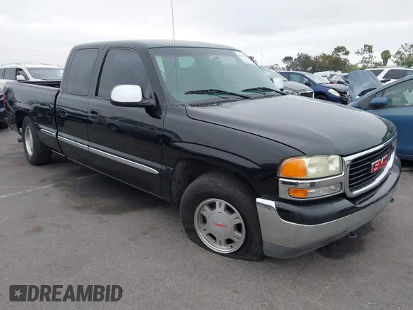 ✅ 2000 GMC Sierra 1500 SLE • VIN: 1GTEC19V1YZ246774 • Lot: 45117234. Listed on IAAI with 228,408 mi. Free auction sales archive from the USA and detailed vehicle history report at DreamBid. Image 1.