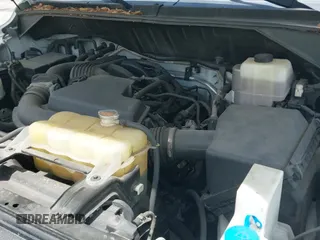 ✅ 2020 Nissan NV Cargo SV • VIN: 1N6BF0KM5LN808775 • Lot: 42501543. Wystawiony na IAAI z przebiegiem 192 409 mil. Bezpłatny archiwum sprzedaży aukcyjnych z USA i szczegółowy raport historii pojazdu na DreamBid. Zdjęcie 18.