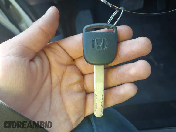 ✅ 2010 Honda Fit • VIN: JHMGE8H22AS010571 • Lot: 41590488. Wystawiony na IAAI z przebiegiem 116 496 mil. Bezpłatny archiwum sprzedaży aukcyjnych z USA i szczegółowy raport historii pojazdu na DreamBid. Zdjęcie 11.
