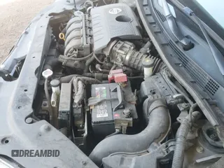 ✅ 2015 Nissan Sentra SR • VIN: 3N1AB7AP1FY300019 • Лот: 42991324. Опубликован ранее на IAAI с пробегом 164 469 миль. Бесплатный доступ к архиву аукционных продаж из США и подробный отчёт об истории автомобиля на DreamBid. Изображение 19.