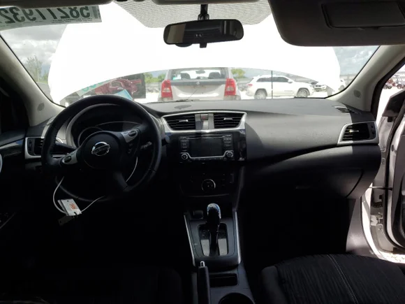 ✅ 2018 Nissan Sentra SV • VIN: 3N1AB7AP0JL605307 • Lot: 58277932. Wystawiony na Copart z przebiegiem 53 715 mil. Bezpłatny archiwum sprzedaży aukcyjnych z USA i szczegółowy raport historii pojazdu na DreamBid. Zdjęcie 9.