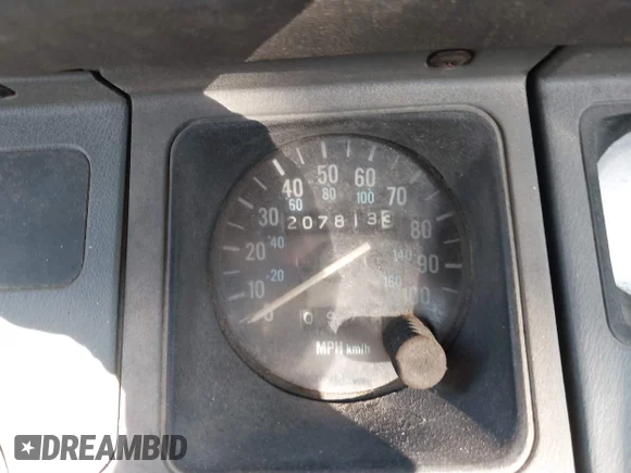 ✅ 1990 Jeep Wrangler S • VIN: 2J4FY19E1LJ505667 • Lot: 42788286. Wystawiony na IAAI z przebiegiem 207 813 mil. Bezpłatny archiwum sprzedaży aukcyjnych z USA i szczegółowy raport historii pojazdu na DreamBid. Zdjęcie 7.