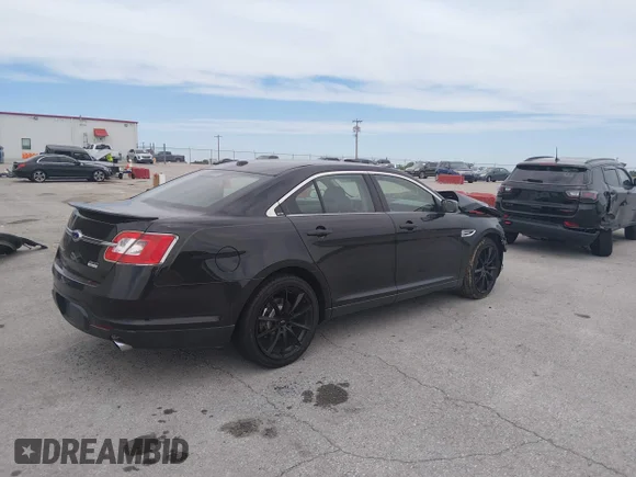 ✅ 2010 Ford Taurus SHO • VIN: 1FAHP2KT2AG120480 • Lot: 45203205. Wystawiony na IAAI z przebiegiem 168 647 mil. Bezpłatny archiwum sprzedaży aukcyjnych z USA i szczegółowy raport historii pojazdu na DreamBid. Zdjęcie 4.