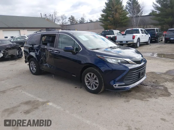 ✅ 2021 Toyota Sienna XLE • VIN: 5TDJSKFC2MS008907 • Lot: 44765809. Listed on IAAI with 71,588 mi. Free auction sales archive from the USA and detailed vehicle history report at DreamBid. Image 1.