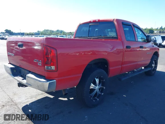 ✅ 2003 Dodge 1500 ST • VIN: 1D7HU18N63S100793 • Лот: 45352154. Опубліковано раніше на IAAI з пробігом 213 954 миль. Безкоштовний доступ до архіву аукціонних продажів зі США та докладний звіт про історію автомобіля на DreamBid. Зображення 4.