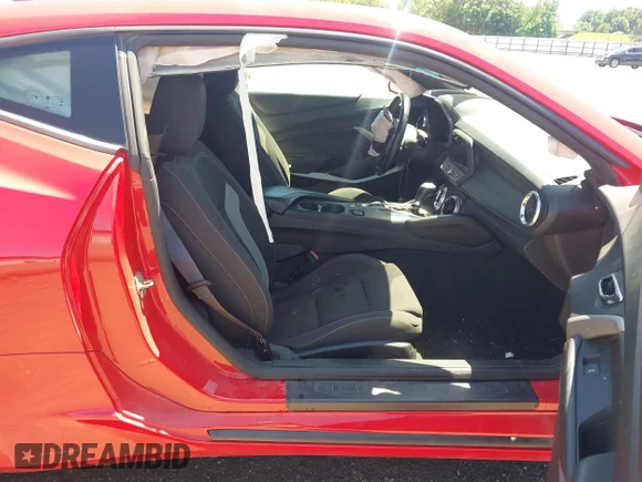 ✅ 2017 Chevrolet Camaro 1SS • VIN: 1G1FF1R7XH0165962 • Lot: 45084141. Wystawiony na IAAI z przebiegiem 140 283 mil. Bezpłatny archiwum sprzedaży aukcyjnych z USA i szczegółowy raport historii pojazdu na DreamBid. Zdjęcie 5.
