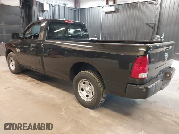 ✅ 2019 Ram 1500 Tradesman • VIN: 3C6JR6DG9KG503925 • Lot: 44753583. Wystawiony na IAAI z przebiegiem 52 281 mil. Bezpłatny archiwum sprzedaży aukcyjnych z USA i szczegółowy raport historii pojazdu na DreamBid. Zdjęcie 3.