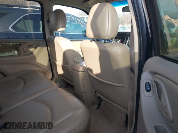 ✅ 2005 Mazda Tribute S • VIN: 4F2CZ96165KM05184 • Lot: 43885560. Wystawiony na IAAI z przebiegiem 182 840 mil. Bezpłatny archiwum sprzedaży aukcyjnych z USA i szczegółowy raport historii pojazdu na DreamBid. Zdjęcie 8.