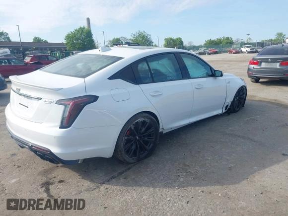 ✅ 2024 Cadillac CT5-V Blackwing • VIN: 1G6D25R66R0860548 • Lot: 42122658. Wystawiony na IAAI z przebiegiem 4 590 mil. Bezpłatny archiwum sprzedaży aukcyjnych z USA i szczegółowy raport historii pojazdu na DreamBid. Zdjęcie 4.