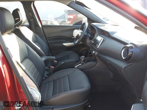 ✅ 2020 Nissan Kicks SR • VIN: 3N1CP5DV2LL570135 • Lot: 43896286. Wystawiony na IAAI z przebiegiem 25 612 mil. Bezpłatny archiwum sprzedaży aukcyjnych z USA i szczegółowy raport historii pojazdu na DreamBid. Zdjęcie 5.