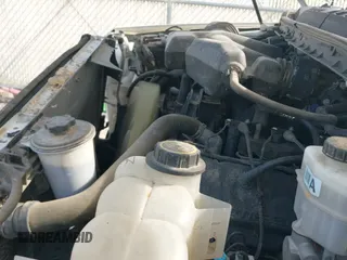 ✅ 2019 Ford F-250 XL • VIN: 1FTBF2A64KEC51700 • Lot: 42575546. Wystawiony na IAAI z przebiegiem 323 107 mil. Bezpłatny archiwum sprzedaży aukcyjnych z USA i szczegółowy raport historii pojazdu na DreamBid. Zdjęcie 20.