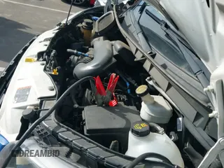 ✅ 2017 Ford Transit Cargo • VIN: 1FTYE1CM0HKB30756 • Lot: 43360546. Wystawiony na IAAI z przebiegiem 196 674 mil. Bezpłatny archiwum sprzedaży aukcyjnych z USA i szczegółowy raport historii pojazdu na DreamBid. Zdjęcie 19.