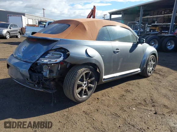 ✅ 2019 Volkswagen Beetle S • VIN: 3VW5DAAT9KM510739 • Lot: 43486487. Wystawiony na IAAI z przebiegiem 54 938 mil. Bezpłatny archiwum sprzedaży aukcyjnych z USA i szczegółowy raport historii pojazdu na DreamBid. Zdjęcie 4.