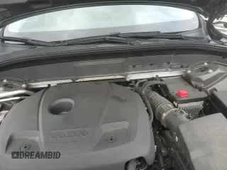 ✅ 2018 Volvo XC60 Momentum • VIN: YV4A22RK9J1049981 • Lot: 64438625. Wystawiony na Copart z przebiegiem 53 664 mil. Bezpłatny archiwum sprzedaży aukcyjnych z USA i szczegółowy raport historii pojazdu na DreamBid. Zdjęcie 14.