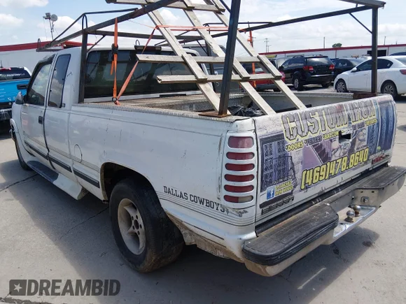✅ 1996 GMC Sierra 1500 • VIN: 1GDEC19R6TE524759 • Лот: 45086148. Опубліковано раніше на IAAI з пробігом 305 522 миль. Безкоштовний доступ до архіву аукціонних продажів зі США та докладний звіт про історію автомобіля на DreamBid. Зображення 3.