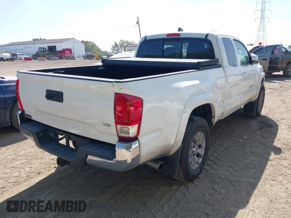 ✅ 2017 Toyota Tacoma SR5 • VIN: 5TFRZ5CN1HX042214 • Lot: 43265339. Wystawiony na IAAI z przebiegiem 118 537 mil. Bezpłatny archiwum sprzedaży aukcyjnych z USA i szczegółowy raport historii pojazdu na DreamBid. Zdjęcie 4.