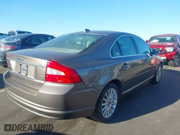 ✅ 2007 Volvo S80 I6 • VIN: YV1AS982771021743 • Лот: 43508678. Опубліковано раніше на IAAI з пробігом 186 510 миль. Безкоштовний доступ до архіву аукціонних продажів зі США та докладний звіт про історію автомобіля на DreamBid. Зображення 4.