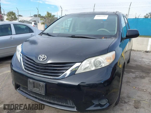 ✅ 2011 Toyota Sienna LE • VIN: 5TDKK3DC5BS082946 • Lot: 44093512. Wystawiony na IAAI z przebiegiem 117 664 mil. Bezpłatny archiwum sprzedaży aukcyjnych z USA i szczegółowy raport historii pojazdu na DreamBid. Zdjęcie 6.