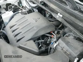 ✅ 2024 Mitsubishi Eclipse Cross SE • VIN: JA4ATWAAXRZ008213 • Lot: 42233107. Wystawiony na IAAI z przebiegiem 37 692 mil. Bezpłatny archiwum sprzedaży aukcyjnych z USA i szczegółowy raport historii pojazdu na DreamBid. Zdjęcie 20.