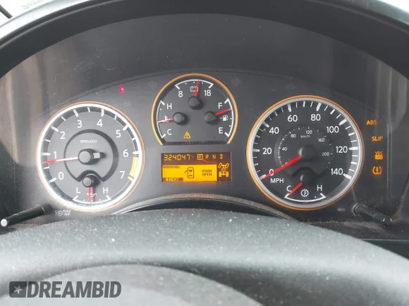 ✅ 2011 Nissan Titan SV • VIN: 1N6AA0FC0BN300093 • Lot: 44593085. Wystawiony na IAAI z przebiegiem 350 000 mil. Bezpłatny archiwum sprzedaży aukcyjnych z USA i szczegółowy raport historii pojazdu na DreamBid. Zdjęcie 7.