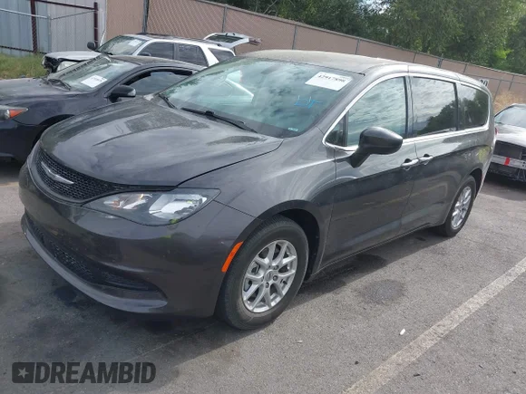 ✅ 2022 Chrysler Voyager LX • VIN: 2C4RC1CG4NR158898 • Lot: 42917898. Wystawiony na IAAI z przebiegiem 63 221 mil. Bezpłatny archiwum sprzedaży aukcyjnych z USA i szczegółowy raport historii pojazdu na DreamBid. Zdjęcie 2.