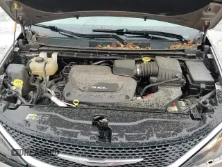 ✅ 2017 Chrysler Pacifica Touring • VIN: 2C4RC1DG1HR608977 • Lot: 81885475. Wystawiony na Copart z przebiegiem 111 144 mil. Bezpłatny archiwum sprzedaży aukcyjnych z USA i szczegółowy raport historii pojazdu na DreamBid. Zdjęcie 14.