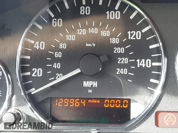 ✅ 2000 BMW Z3 2.5 • VIN: WBACH9340YLF91417 • Lot: 43975364. Wystawiony na IAAI z przebiegiem 129 964 mil. Bezpłatny archiwum sprzedaży aukcyjnych z USA i szczegółowy raport historii pojazdu na DreamBid. Zdjęcie 7.