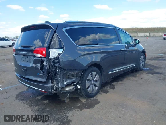 ✅ 2019 Chrysler Pacifica Hybrid Limited • VIN: 2C4RC1N73KR630176 • Лот: 44984370. Опубліковано раніше на IAAI з пробігом 65 229 миль. Безкоштовний доступ до архіву аукціонних продажів зі США та докладний звіт про історію автомобіля на DreamBid. Зображення 4.