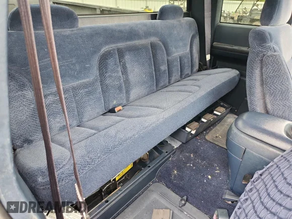 ✅ 1998 Chevrolet Silverado 3500 • VIN: 1GCHC39J9WF067743 • Lot: 90416035. Wystawiony na Copart z przebiegiem 75 842 mil. Bezpłatny archiwum sprzedaży aukcyjnych z USA i szczegółowy raport historii pojazdu na DreamBid. Zdjęcie 10.