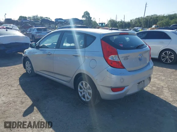 ✅ 2013 Hyundai Accent GS • VIN: KMHCT5AE3DU093621 • Lot: 45484212. Wystawiony na IAAI z przebiegiem 119 904 mil. Bezpłatny archiwum sprzedaży aukcyjnych z USA i szczegółowy raport historii pojazdu na DreamBid. Zdjęcie 3.