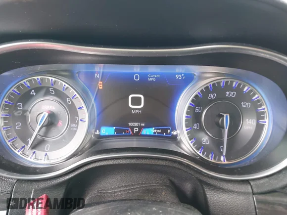 ✅ 2020 Chrysler 300 Touring • VIN: 2C3CCAAG5LH160238 • Lot: 45283746. Listed on IAAI with 100,301 mi. Free auction sales archive from the USA and detailed vehicle history report at DreamBid. Image 7.