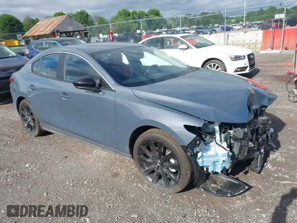 ✅ 2026 Mazda 3 S Carbon Edition • VIN: JM1BPBCL6T1880500 • Лот: 45313014. Опубликован ранее на IAAI с пробегом 239 миль. Бесплатный доступ к архиву аукционных продаж из США и подробный отчёт об истории автомобиля на DreamBid. Изображение 1.