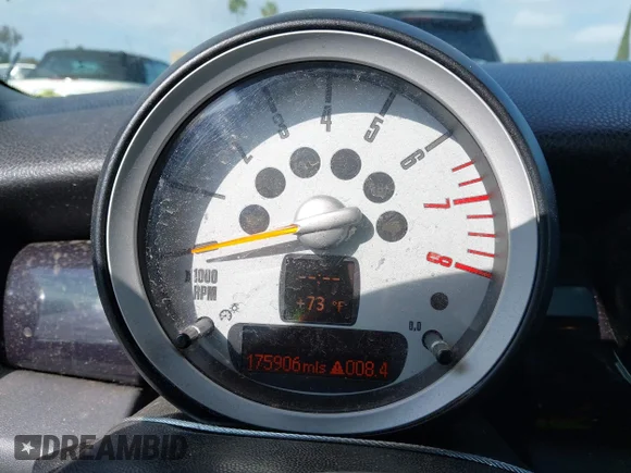 ✅ 2010 MINI Clubman S • VIN: WMWMM3C51ATZ33272 • Лот: 43345746. Опубліковано раніше на IAAI з пробігом 175 906 миль. Безкоштовний доступ до архіву аукціонних продажів зі США та докладний звіт про історію автомобіля на DreamBid. Зображення 7.