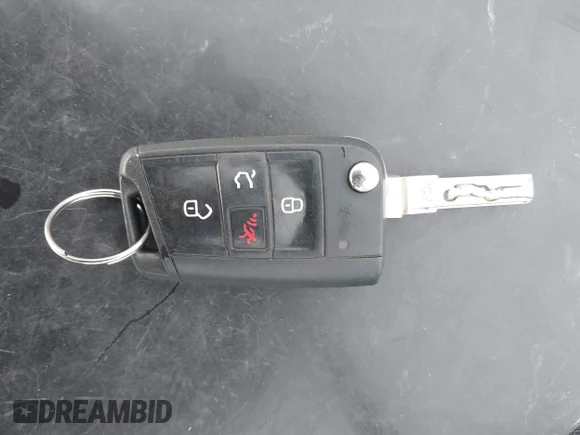 ✅ 2018 Volkswagen Golf S • VIN: 3VWD17AU7JM767882 • Lot: 40826020. Wystawiony na IAAI z przebiegiem 65 549 mil. Bezpłatny archiwum sprzedaży aukcyjnych z USA i szczegółowy raport historii pojazdu na DreamBid. Zdjęcie 11.
