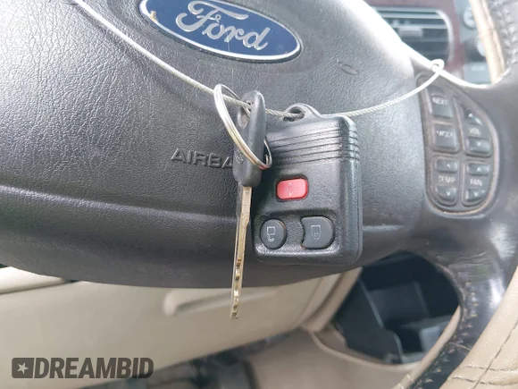 ✅ 2005 Ford F-250 XL • VIN: 1FTSW21PX5EB30442 • Лот: 45137699. Опубліковано раніше на IAAI з пробігом 234 864 миль. Безкоштовний доступ до архіву аукціонних продажів зі США та докладний звіт про історію автомобіля на DreamBid. Зображення 11.