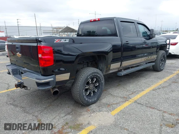 ✅ 2015 Chevrolet Silverado 2500HD LT • VIN: 1GC1KVE82FF185460 • Lot: 44932093. Wystawiony na IAAI z przebiegiem 224 488 mil. Bezpłatny archiwum sprzedaży aukcyjnych z USA i szczegółowy raport historii pojazdu na DreamBid. Zdjęcie 4.