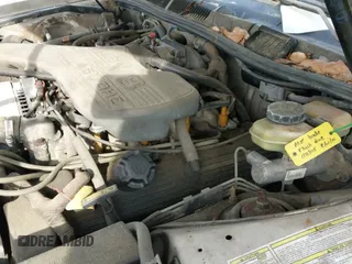 ✅ 1995 Ford Thunderbird LX • VIN: 1FALP62WXSH147871 • Лот: 41878652. Опубликован ранее на IAAI с пробегом 95 305 миль. Бесплатный доступ к архиву аукционных продаж из США и подробный отчёт об истории автомобиля на DreamBid. Изображение 12.