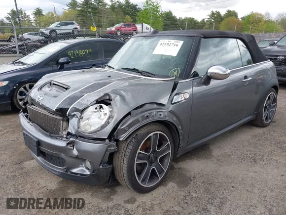 ✅ 2010 MINI Convertible S • VIN: WMWMS3C59ATY51392 • Lot: 42192716. Wystawiony na IAAI z przebiegiem 117 628 mil. Bezpłatny archiwum sprzedaży aukcyjnych z USA i szczegółowy raport historii pojazdu na DreamBid. Zdjęcie 2.