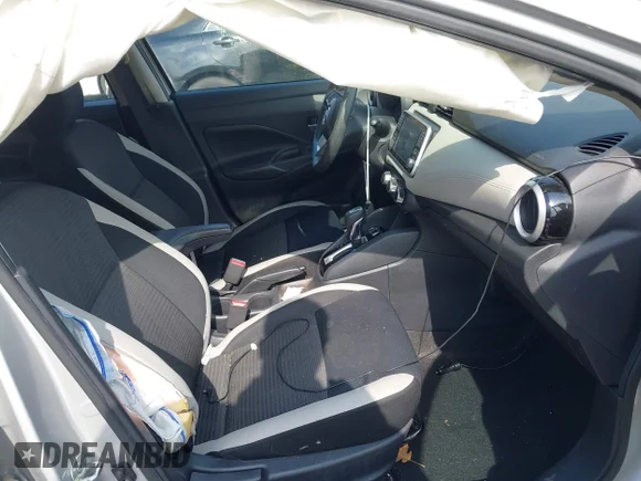 ✅ 2020 Nissan Versa SV • VIN: 3N1CN8EV0LL845698 • Lot: 44564209. Wystawiony na IAAI z przebiegiem 66 012 mil. Bezpłatny archiwum sprzedaży aukcyjnych z USA i szczegółowy raport historii pojazdu na DreamBid. Zdjęcie 5.