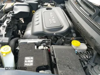 ✅ 2018 Jeep Cherokee Latitude Plus • VIN: 1C4PJLLB5JD584027 • Lot: 43609433. Listed on IAAI with 87,878 mi. Free auction sales archive from the USA and detailed vehicle history report at DreamBid. Image 20.