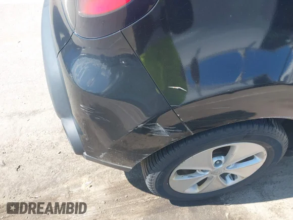 ✅ 2016 Kia Soul • VIN: KNDJN2A22G7400340 • Lot: 43112403. Wystawiony na IAAI z przebiegiem 67 554 mil. Bezpłatny archiwum sprzedaży aukcyjnych z USA i szczegółowy raport historii pojazdu na DreamBid. Zdjęcie 6.