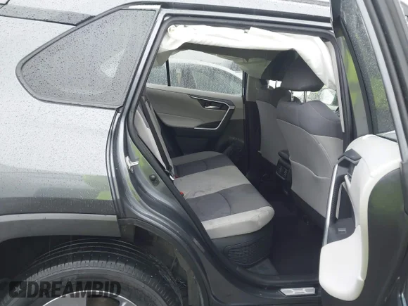 ✅ 2024 Toyota RAV4 Hybrid XLE • VIN: JTMRWRFV7RD216544 • Lot: 44001319. Wystawiony na IAAI z przebiegiem 51 767 mil. Bezpłatny archiwum sprzedaży aukcyjnych z USA i szczegółowy raport historii pojazdu na DreamBid. Zdjęcie 8.