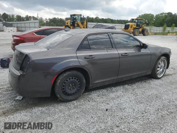 ✅ 2019 Chrysler 300 Touring • VIN: 2C3CCAAGXKH610268 • Лот: 54078265. Опубліковано раніше на Copart з пробігом Не вказано. Безкоштовний доступ до архіву аукціонних продажів зі США та докладний звіт про історію автомобіля на DreamBid. Зображення 3.